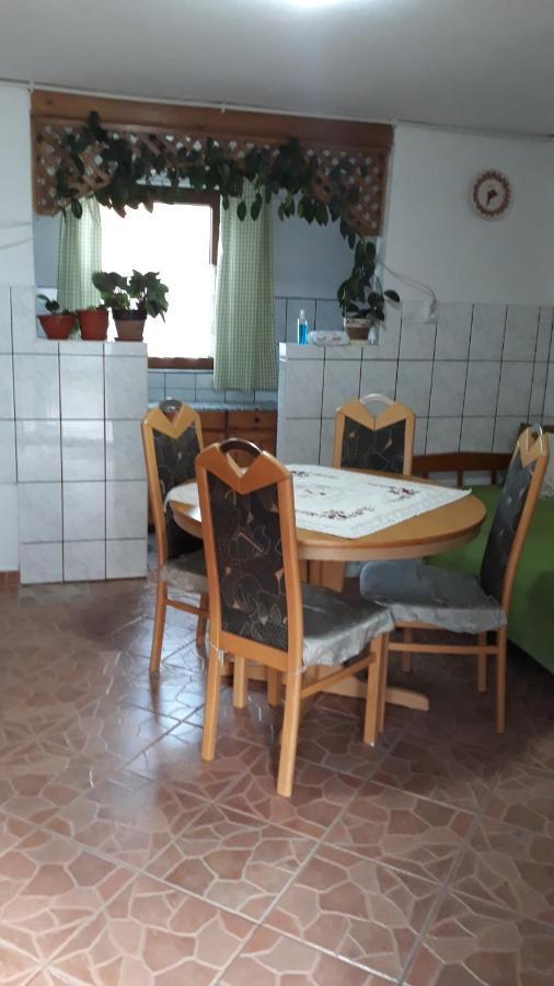 Molnar Vendeghaz Bed and Breakfast Praid Buitenkant foto